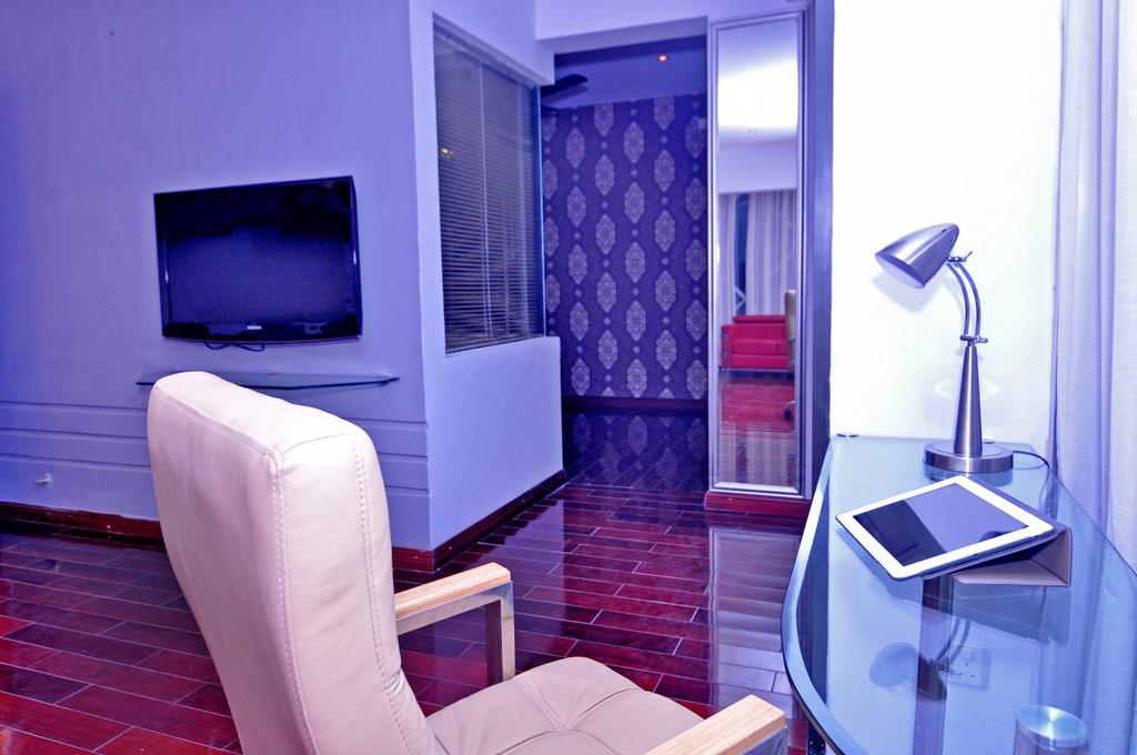 Contemporary Heights Hotel And Apartments Дакка Екстер'єр фото
