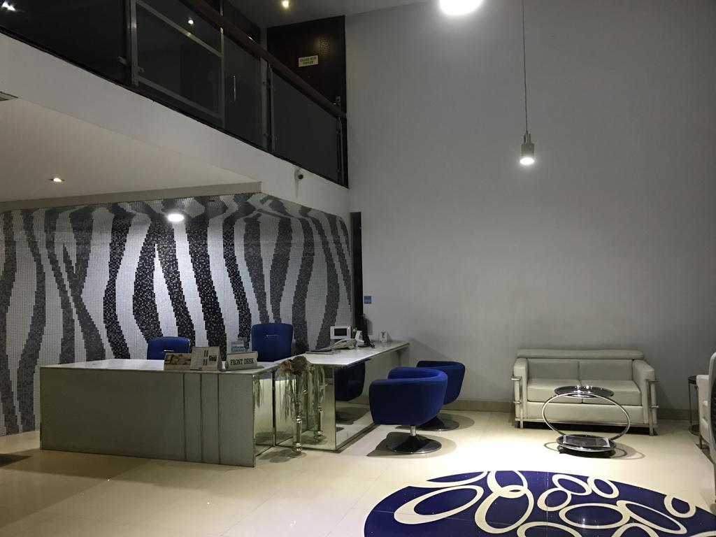 Contemporary Heights Hotel And Apartments Дакка Екстер'єр фото